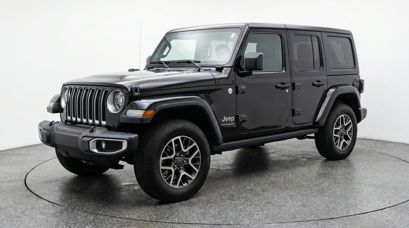 Used 2025 Jeep Wrangler Sahara image 3