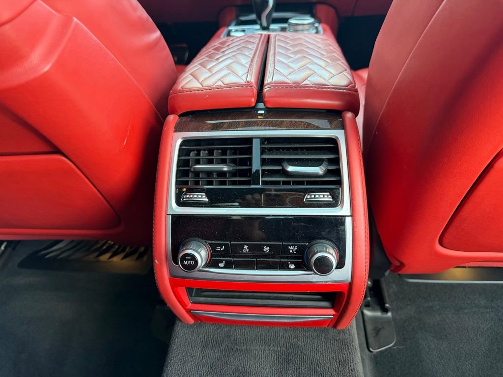 Used 2022 BMW 740i xDrive w/ M Sport Package image 35