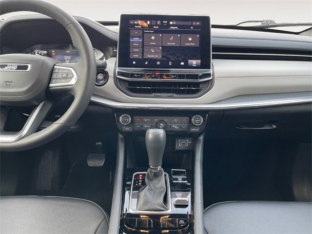 Used 2024 Jeep Compass Limited image 11