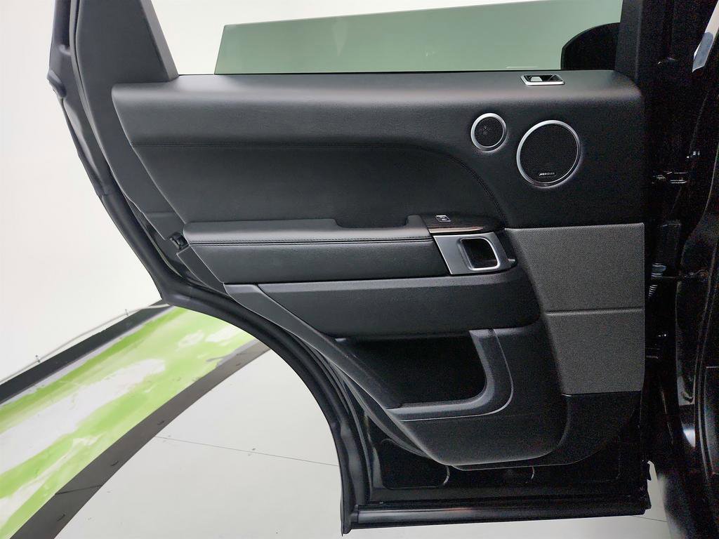 Used 2020 Land Rover Range Rover Sport SE image 23