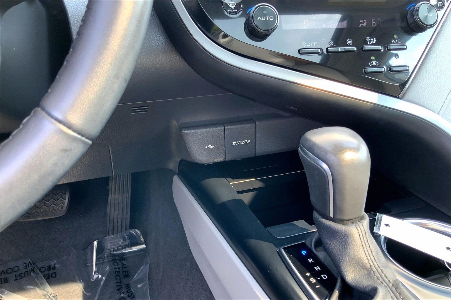 Used 2020 Toyota Camry XLE w/ Sunroof Package FWD image 39