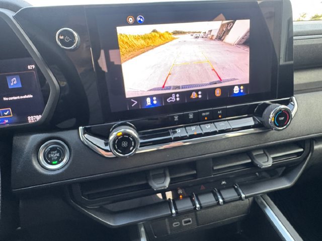Certified 2024 Chevrolet Colorado Trail Boss w/ Technology Package AWD/4WD image 9