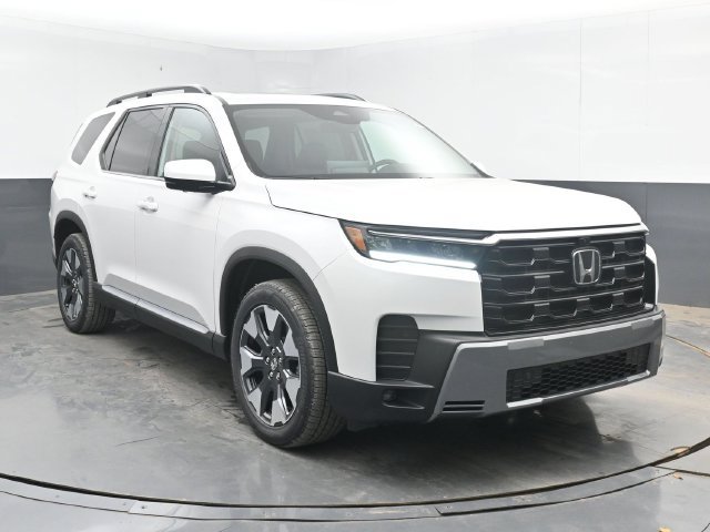 New 2026 Honda Pilot Touring image 2