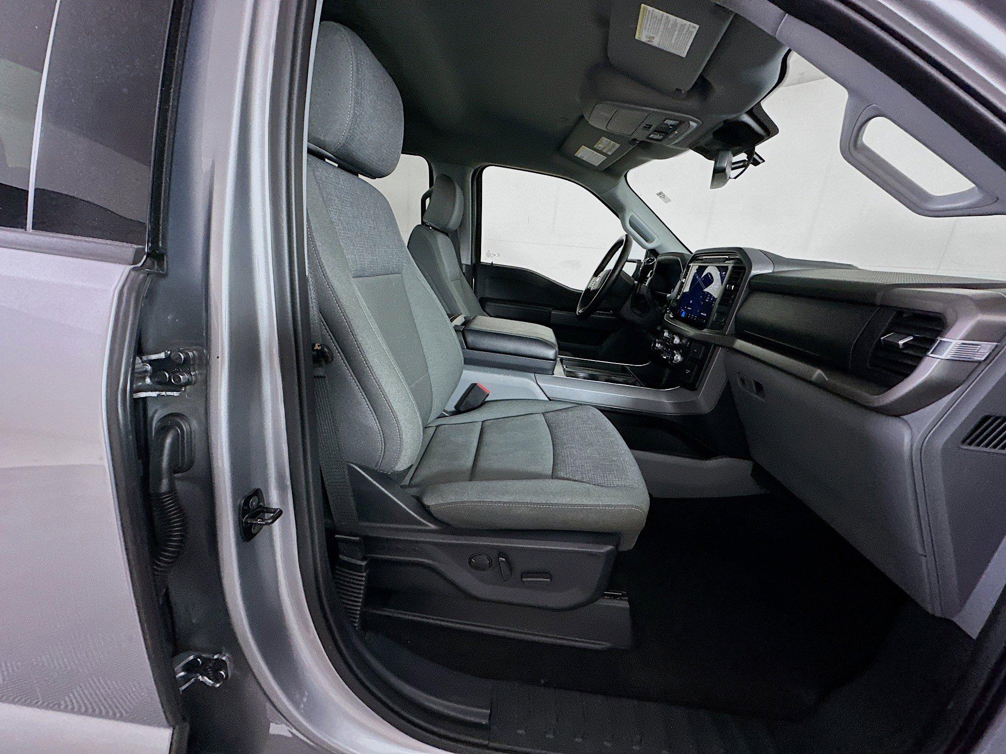 Used 2024 Ford F150 XLT w/ Equipment Group 302A MID image 31