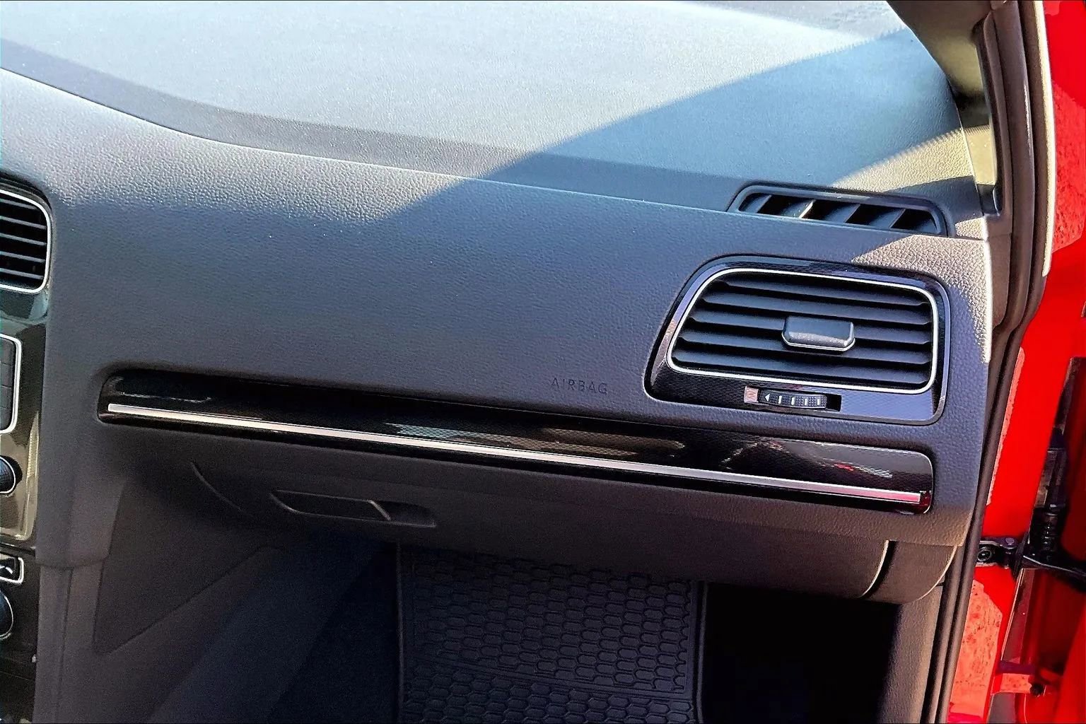 Used 2017 Volkswagen GTI Sport image 16