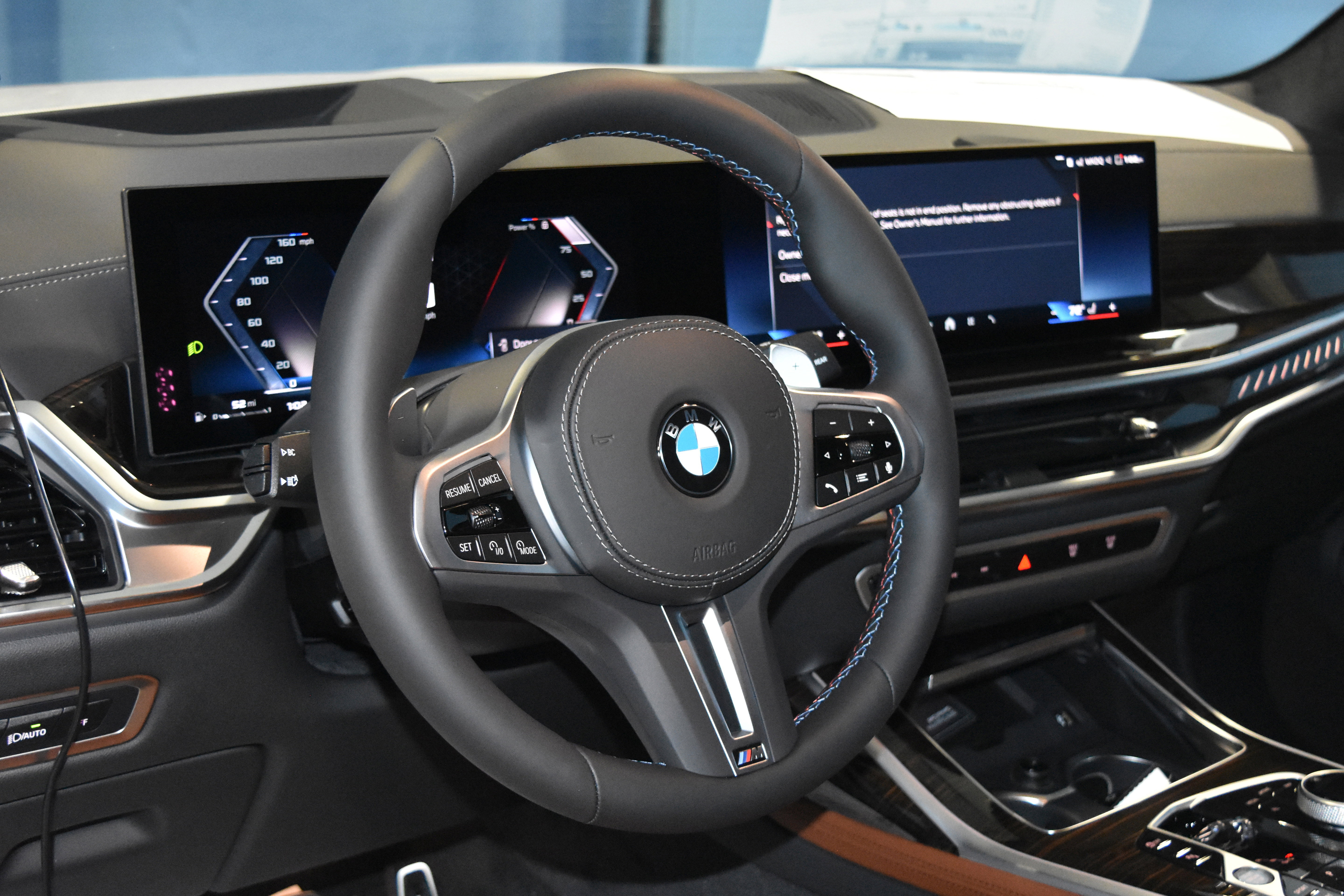 New 2026 BMW X7 M60i image 2