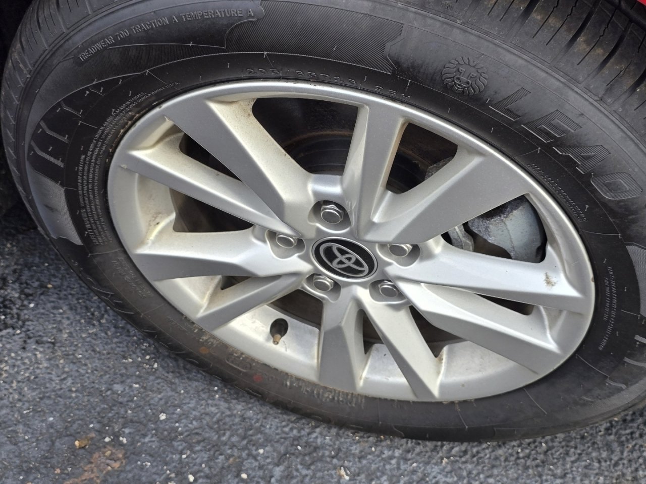 Used 2025 Toyota Camry LE image 23