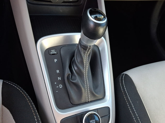 Certified 2025 Hyundai Venue SEL FWD image 15