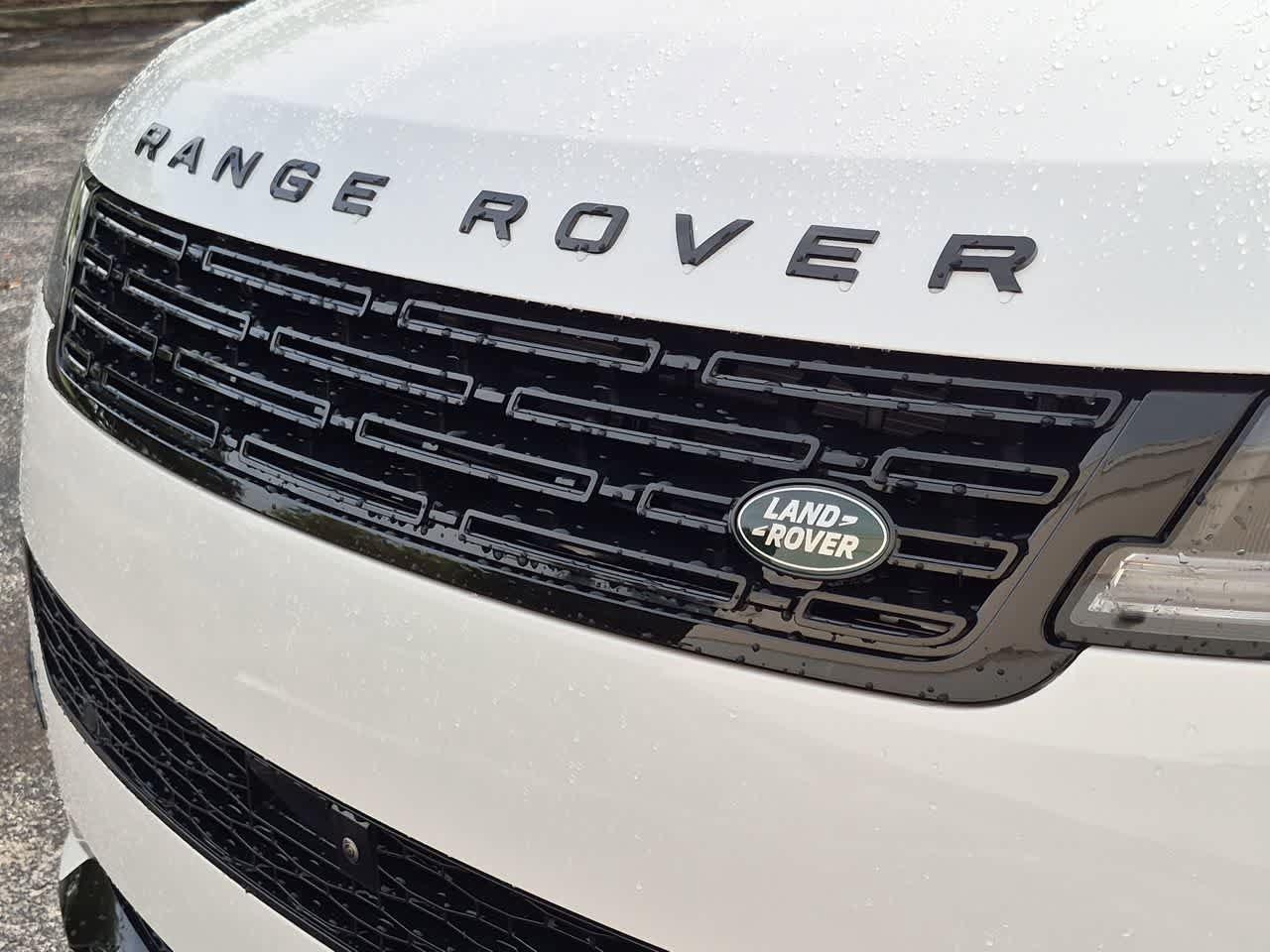New 2027 Land Rover Range Rover Sport Dynamic SE AWD/4WD image 13