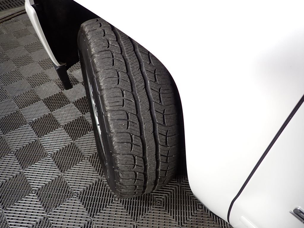 Used 2018 Chevrolet Silverado 1500 LT w/ All Star Edition image 31