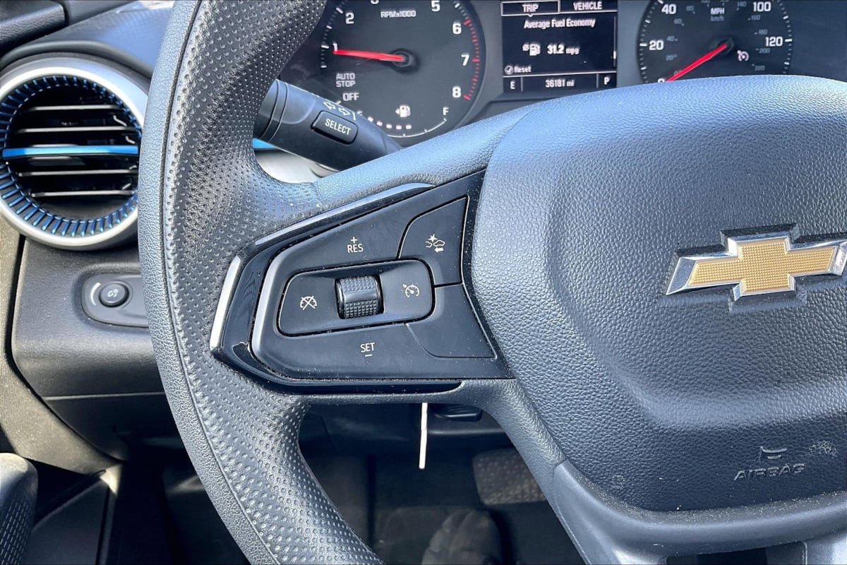 Used 2025 Chevrolet Trax LS FWD image 18
