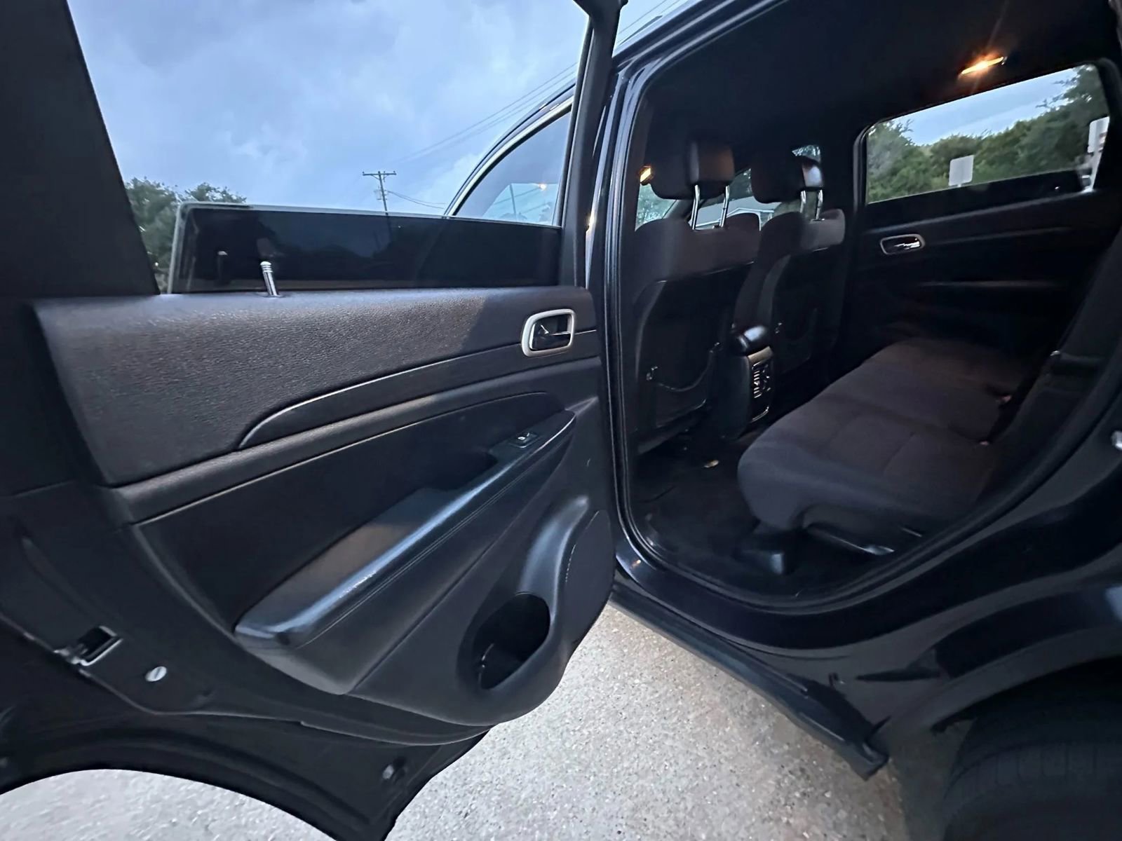 Used 2015 Jeep Grand Cherokee Laredo w/ Quick Order Package 23E image 12