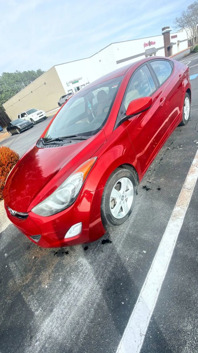 Used 2013 Hyundai Elantra GLS w/ Preferred Pkg image 2