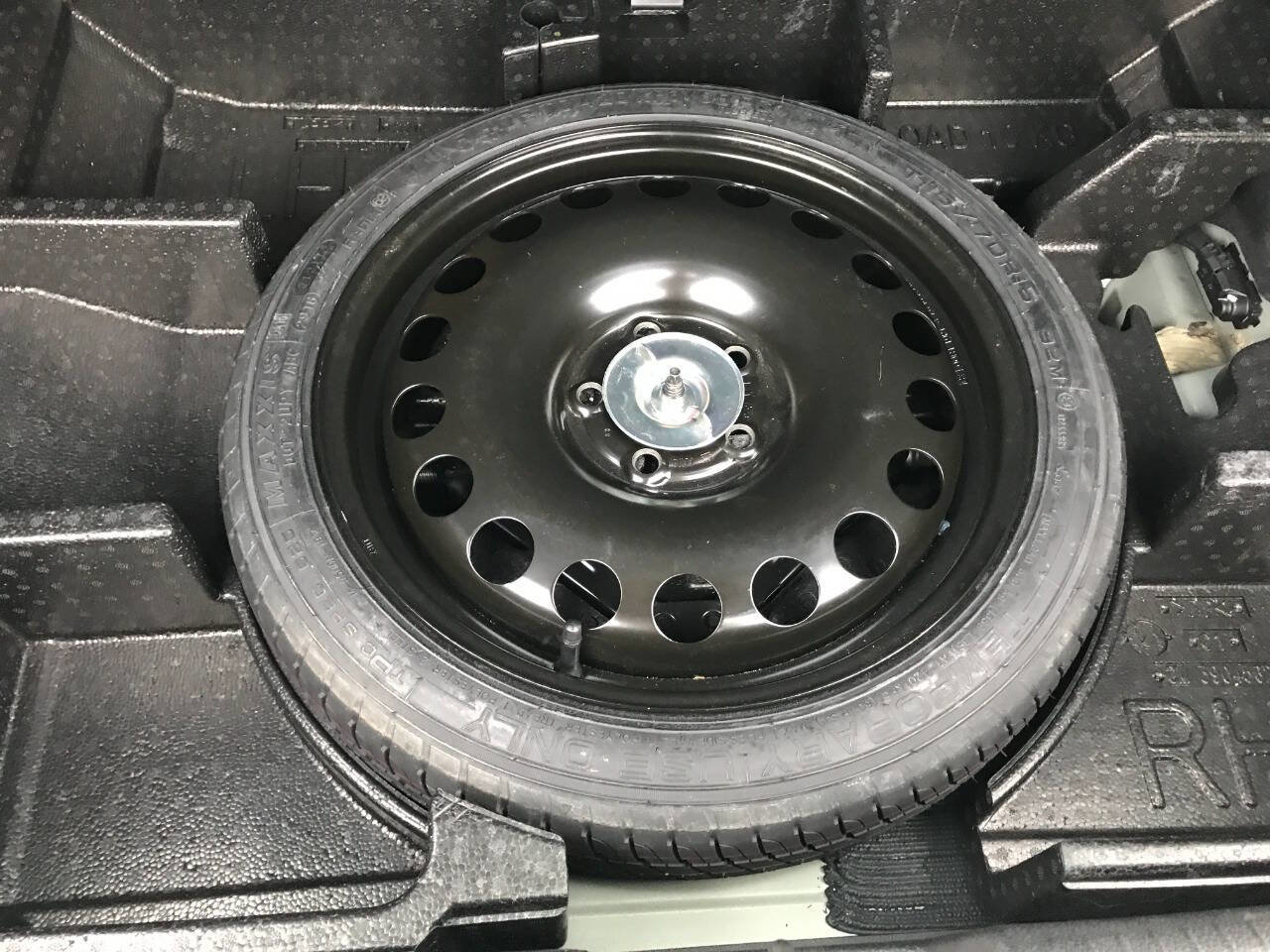 Used 2017 Chevrolet Cruze LT image 13