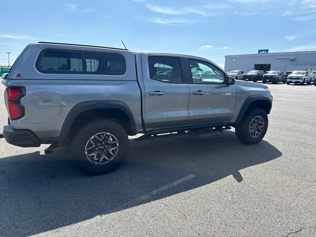 Used 2023 Chevrolet Colorado ZR2 w/ ZR2 Convenience Package III AWD/4WD image 2