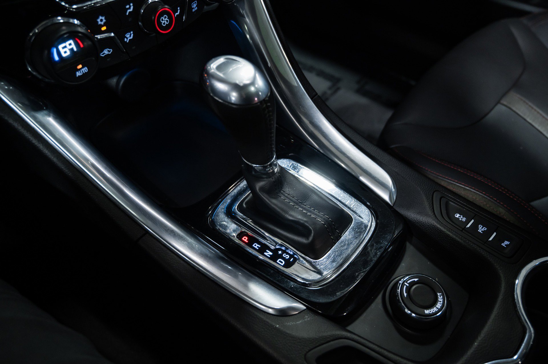 Used 2015 Chevrolet SS image 18