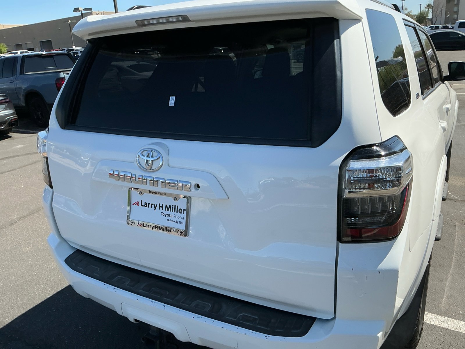 Used 2020 Toyota 4Runner SR5 AWD/4WD image 24