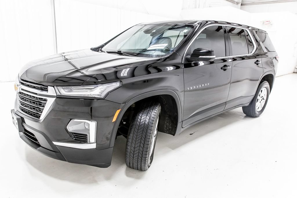 Used 2023 Chevrolet Traverse LS w/ Safety Package FWD image 2