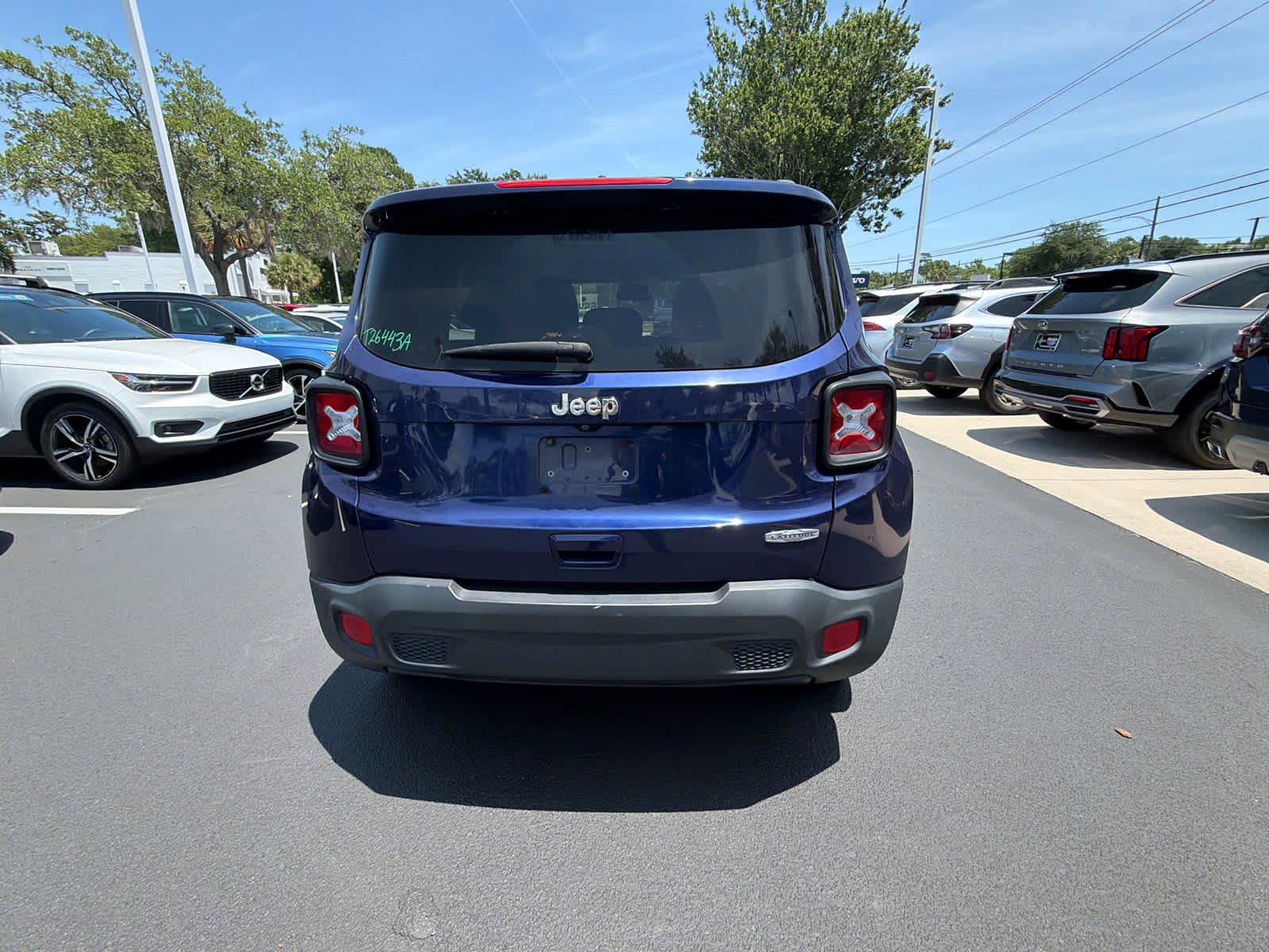 Used 2018 Jeep Renegade Latitude FWD image 15