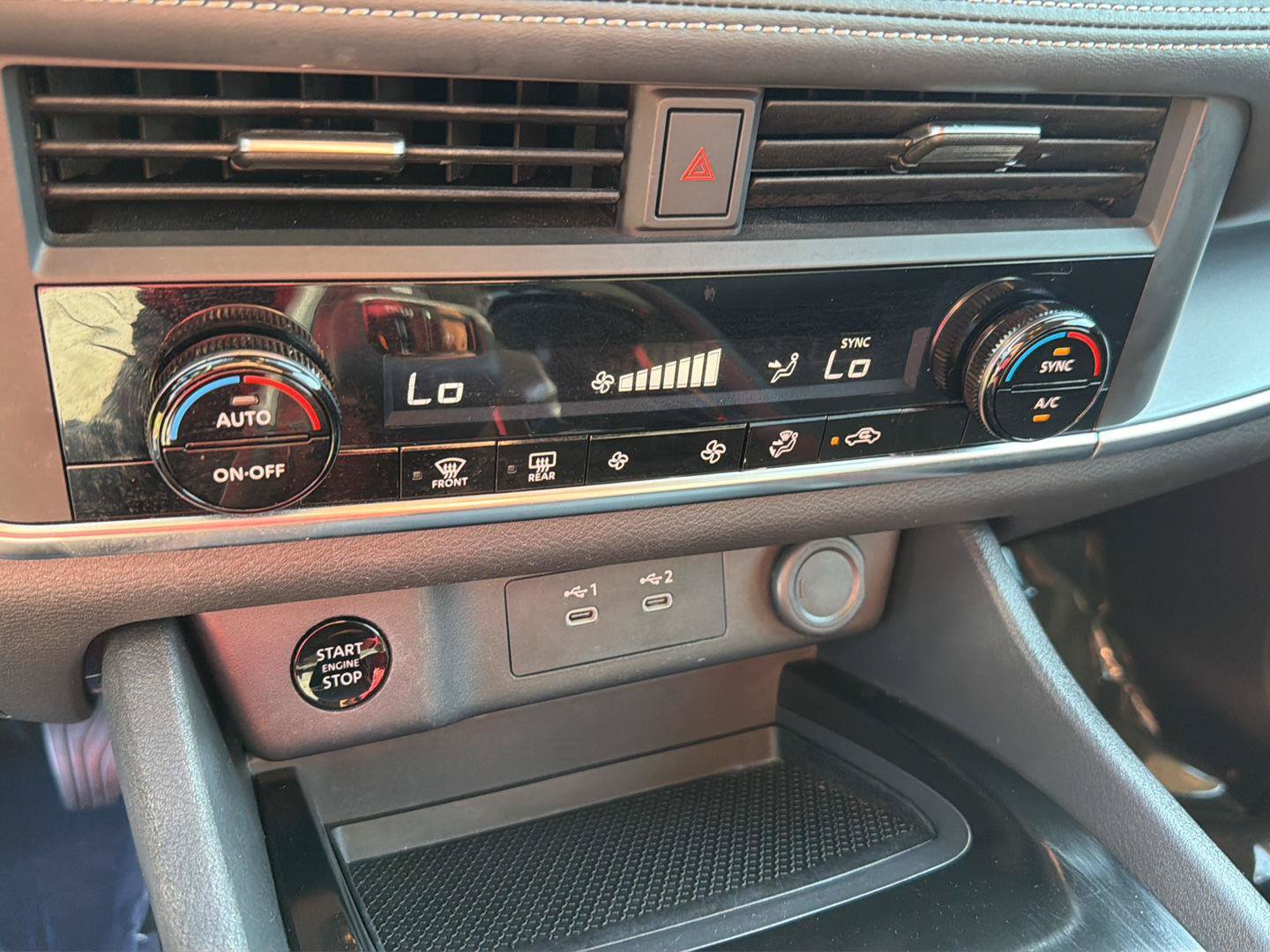 Used 2024 Nissan Rogue SV FWD image 26
