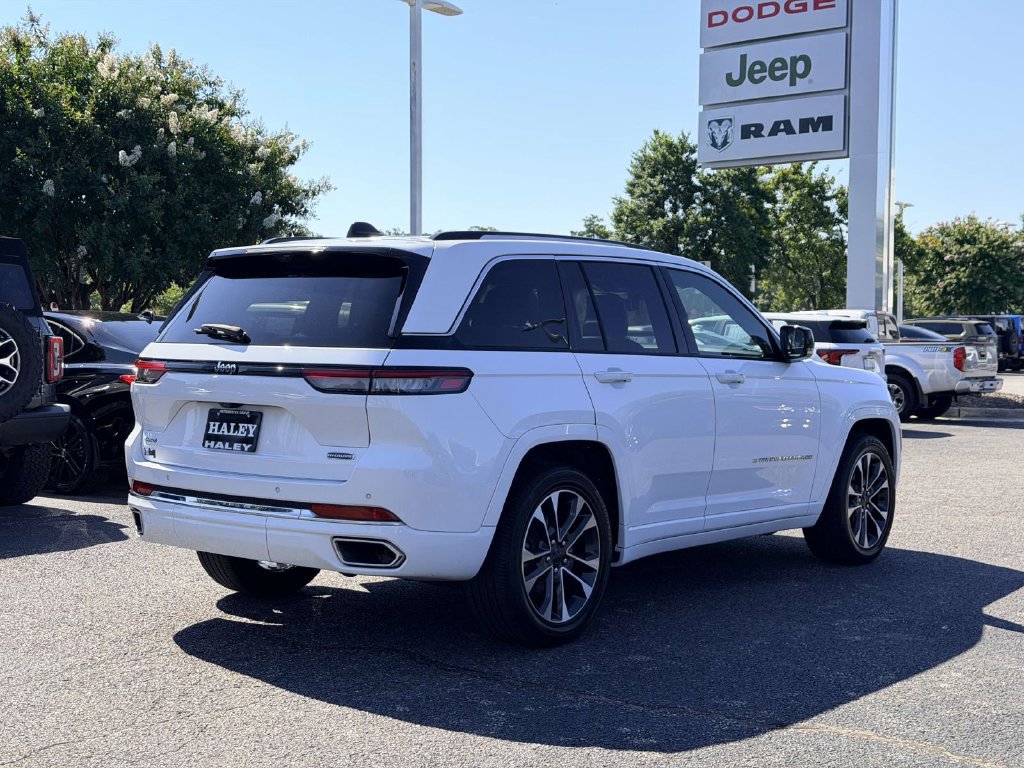 Certified 2023 Jeep Grand Cherokee Overland w/ Luxury Tech Group IV AWD/4WD image 2