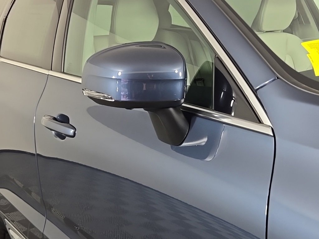 Certified 2023 Volvo XC60 B5 Plus w/ Protection Package Premier image 7