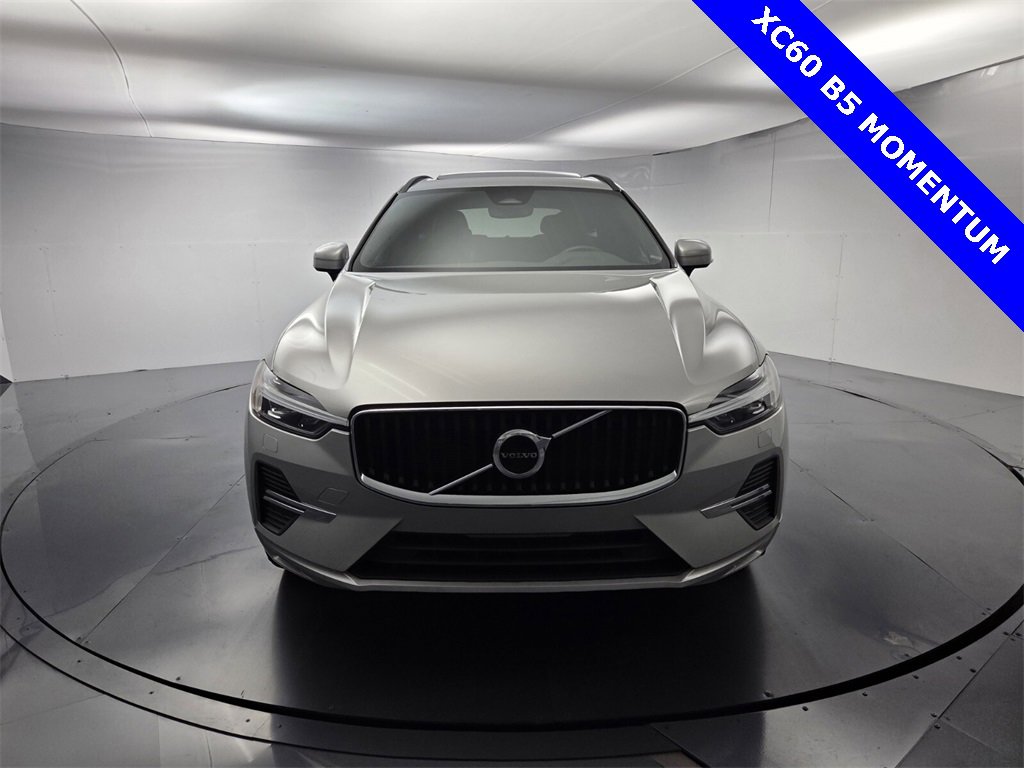 Used 2022 Volvo XC60 B5 Momentum image 6