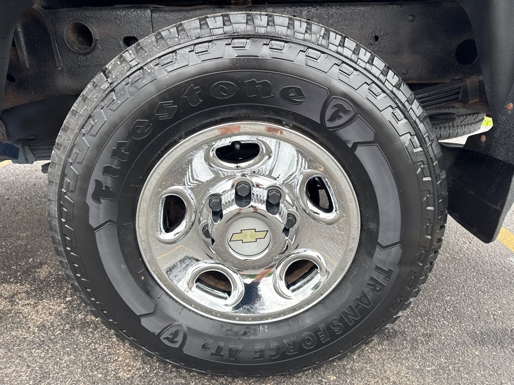 Used 2009 Chevrolet Silverado 2500 W/T w/ Snow Plow Prep Package AWD/4WD image 9