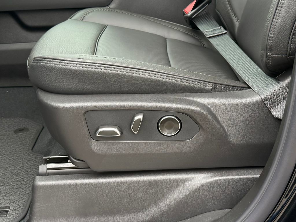 New 2026 GMC Sierra 3500 Denali w/ Denali Reserve Package image 14