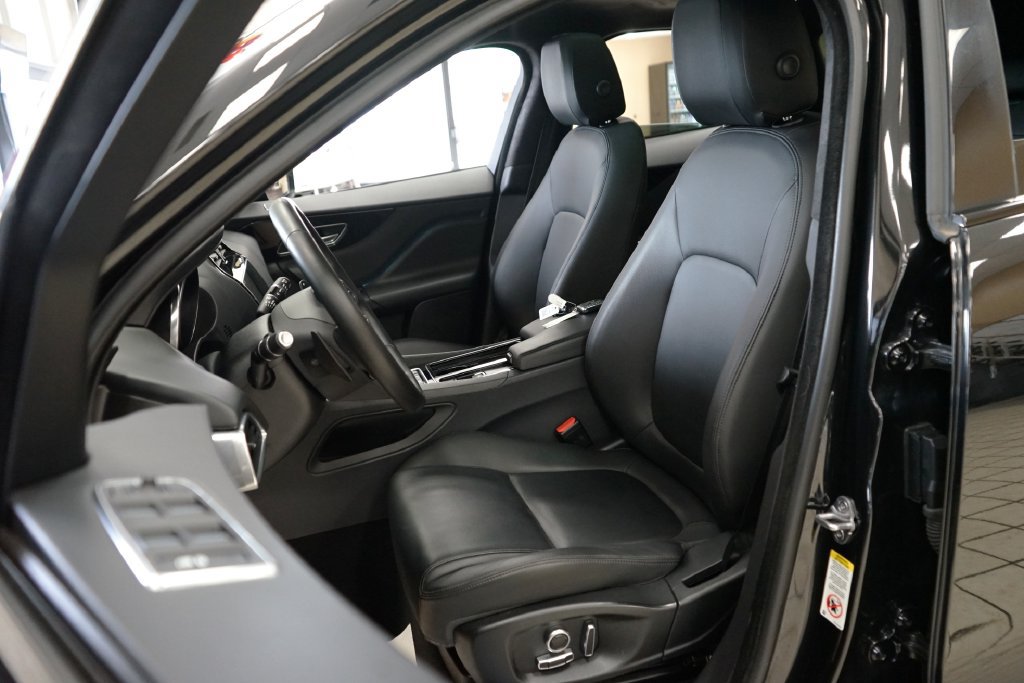Used 2020 Jaguar F-PACE Premium AWD/4WD image 2
