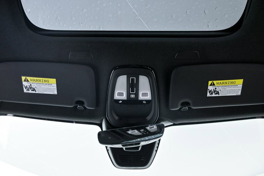 Certified 2025 Volvo XC40 B5 Plus image 20