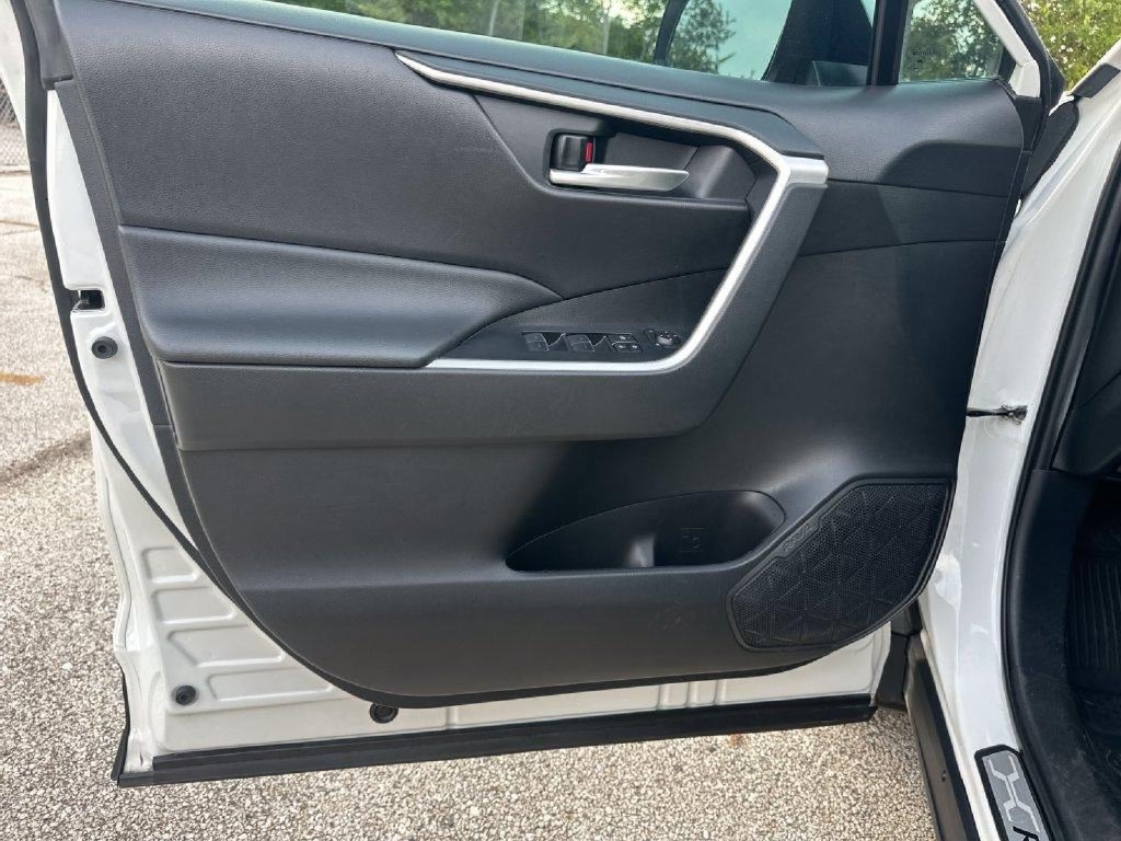 Used 2024 Toyota RAV4 XLE Premium FWD image 20