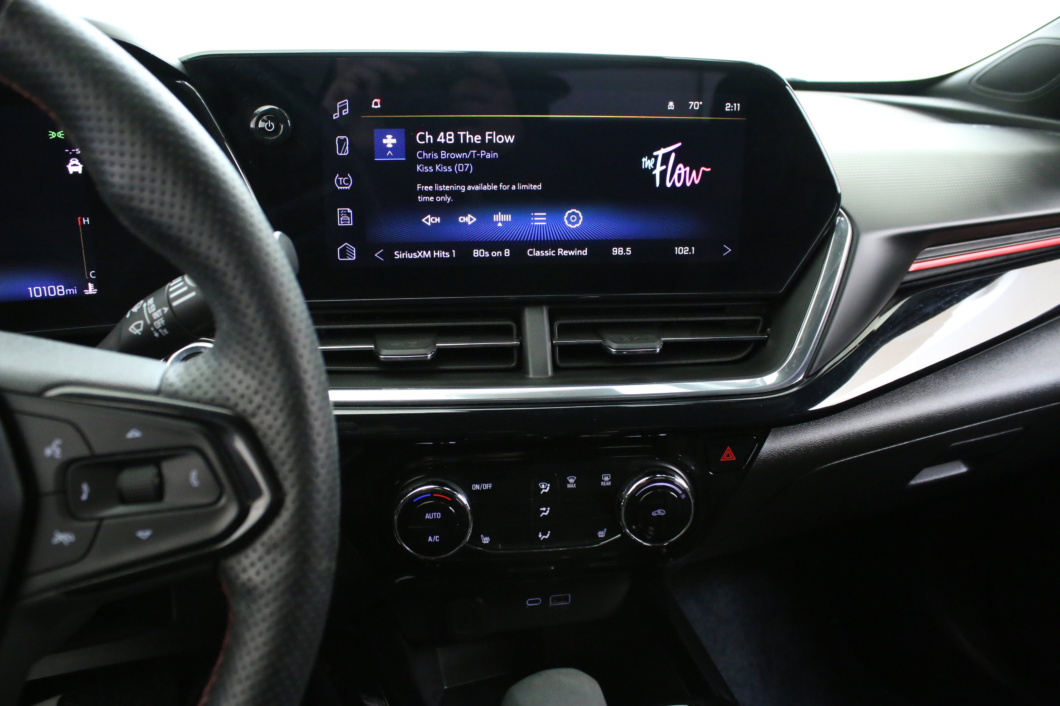 Used 2024 Chevrolet Trax RS w/ Driver Confidence Package FWD image 14