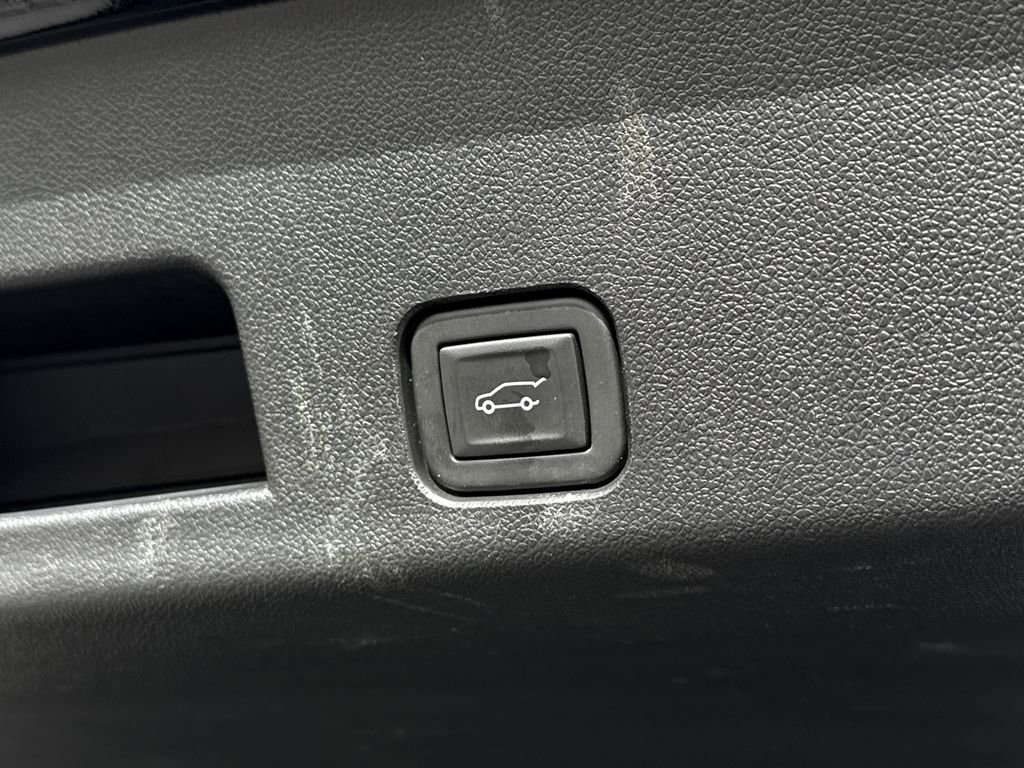 Used 2024 Chevrolet Traverse LT image 14