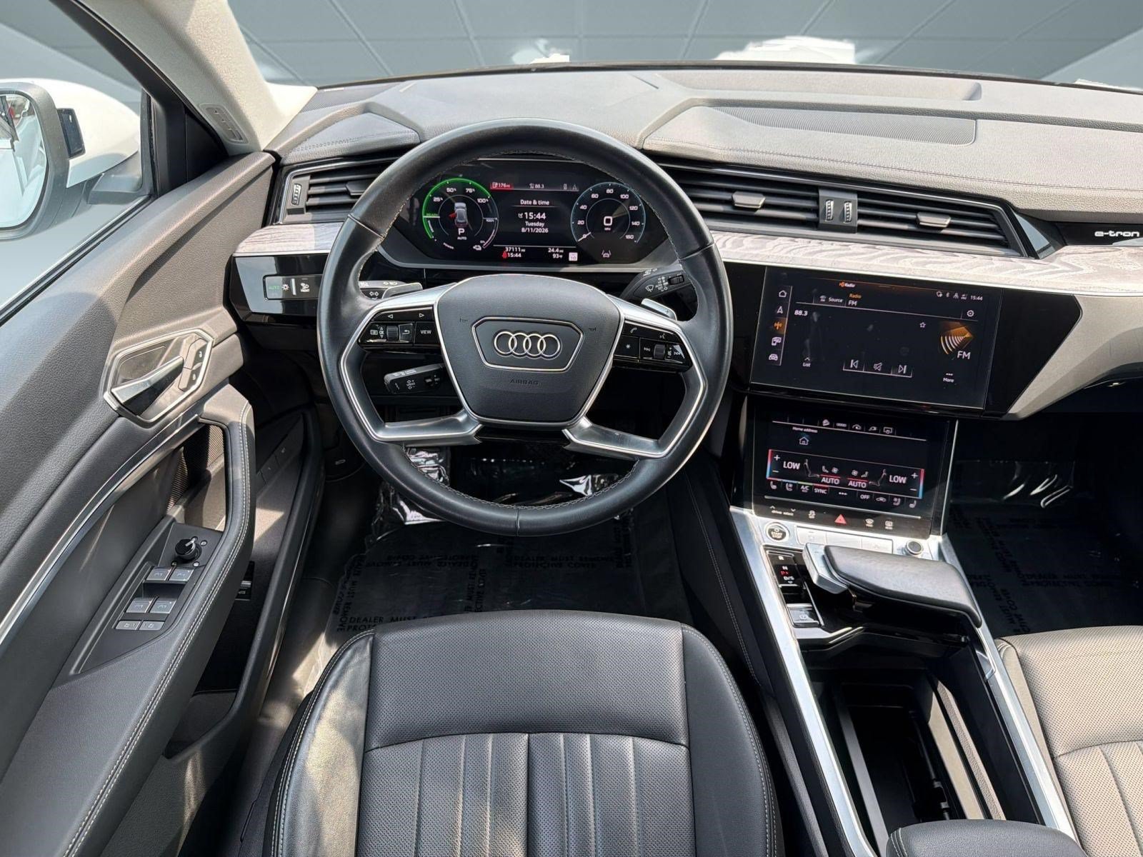 Used 2024 Audi Q8 e-tron Premium Plus w/ Premium Plus Package AWD/4WD image 29