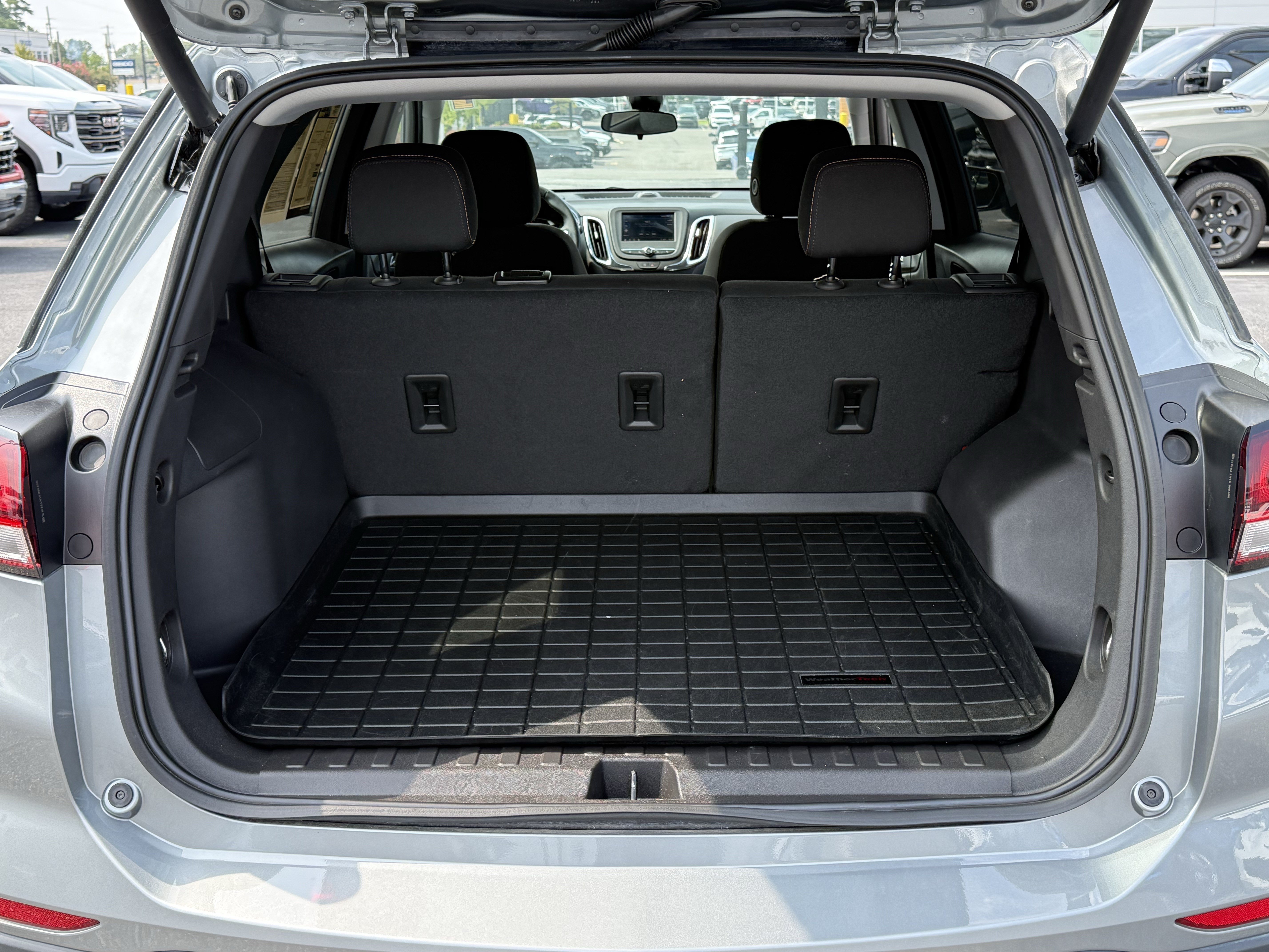 Used 2024 Chevrolet Equinox LT FWD image 30