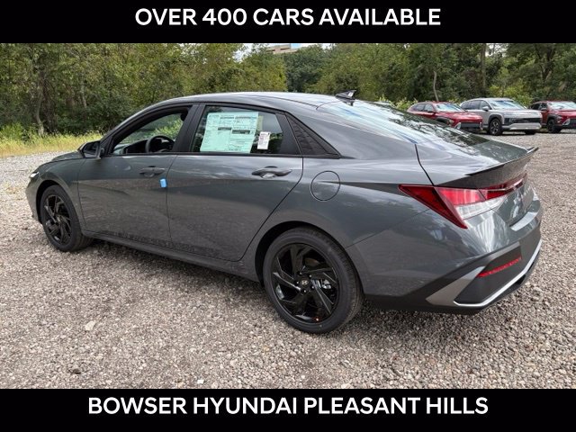 New 2026 Hyundai Elantra SEL Sport FWD image 3