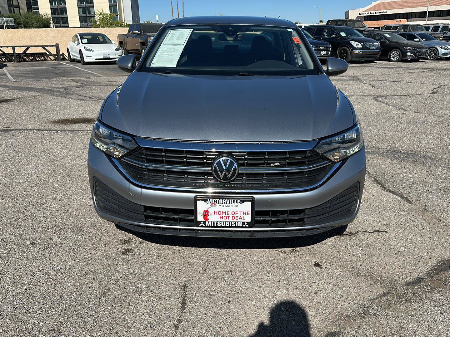 Used 2024 Volkswagen Jetta SE FWD image 2
