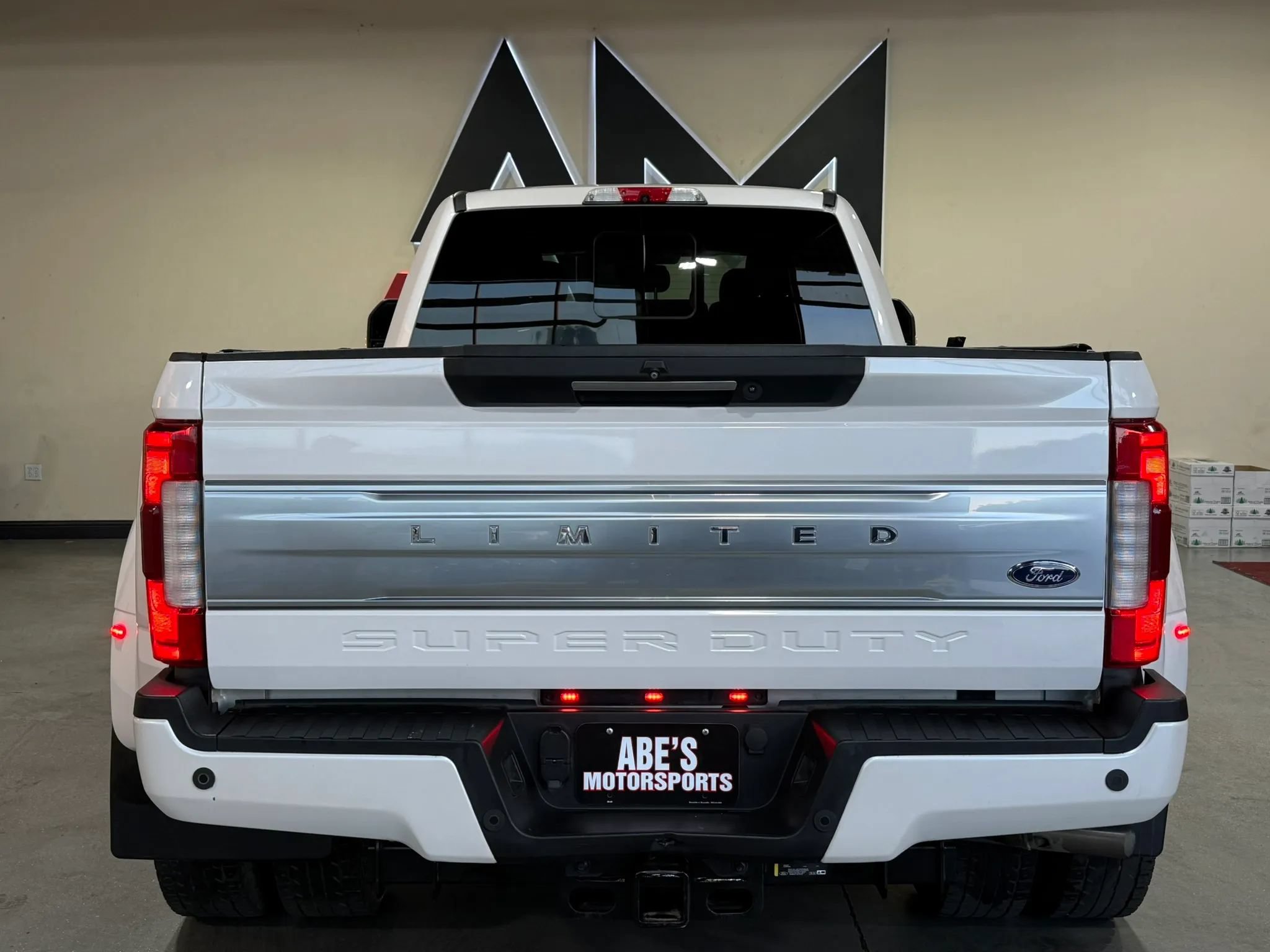 Used 2019 Ford F350 Limited AWD/4WD image 5