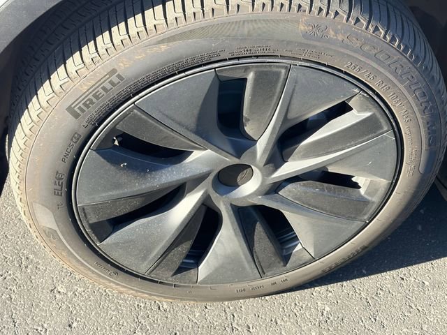 Used 2024 Tesla Model Y Long Range image 4