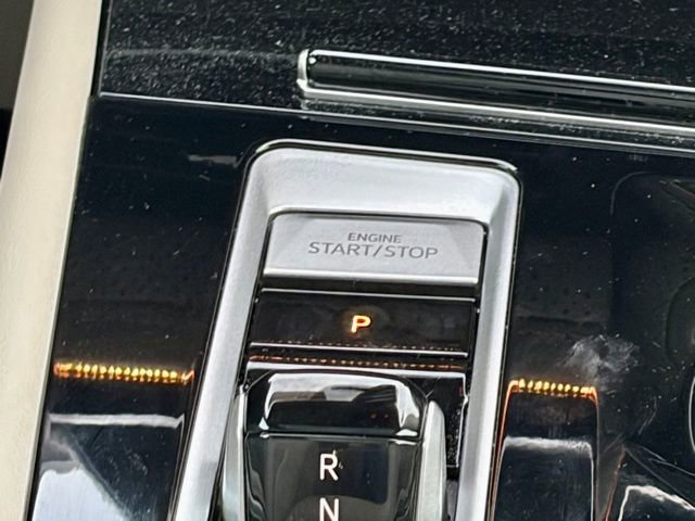 Used 2025 Volkswagen Atlas SEL Premium R-Line image 21