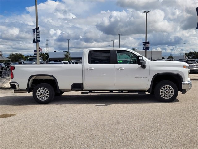 Used 2024 Chevrolet Silverado 2500 LT image 8