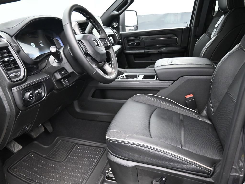 New 2025 RAM 3500 Limited image 22
