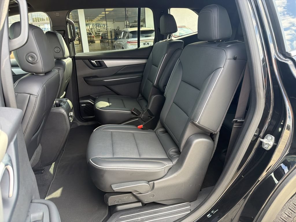 Used 2025 Buick Enclave Preferred FWD image 10