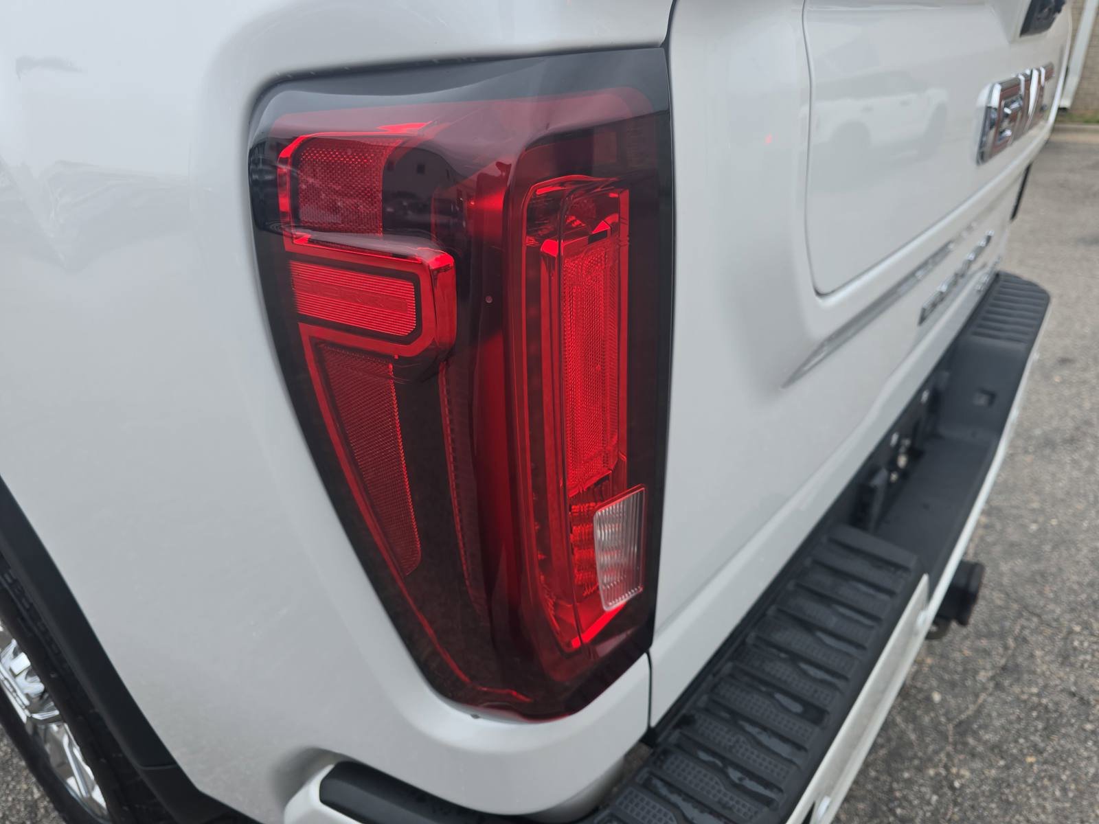 Used 2021 GMC Sierra 2500 Denali w/ Denali Ultimate Package AWD/4WD image 37