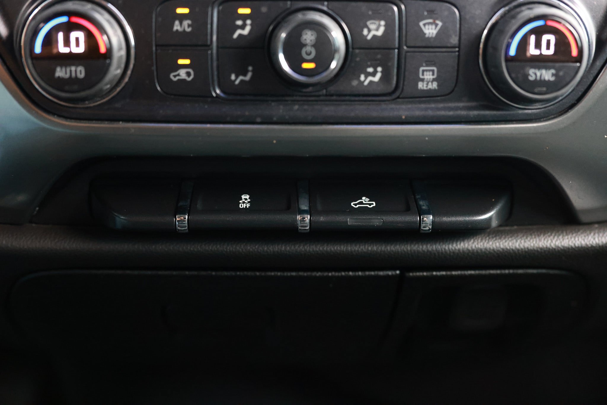 Used 2019 Chevrolet Silverado 1500 LT w/ All Star Edition AWD/4WD image 38
