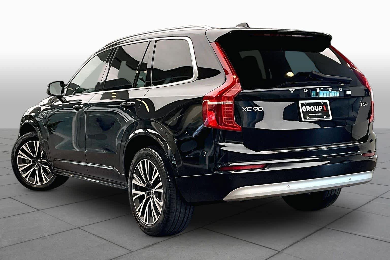 Used 2022 Volvo XC90 T5 Momentum w/ Climate Package AWD/4WD image 12