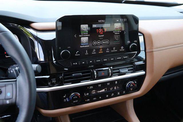 Used 2025 Nissan Pathfinder Platinum AWD/4WD image 18