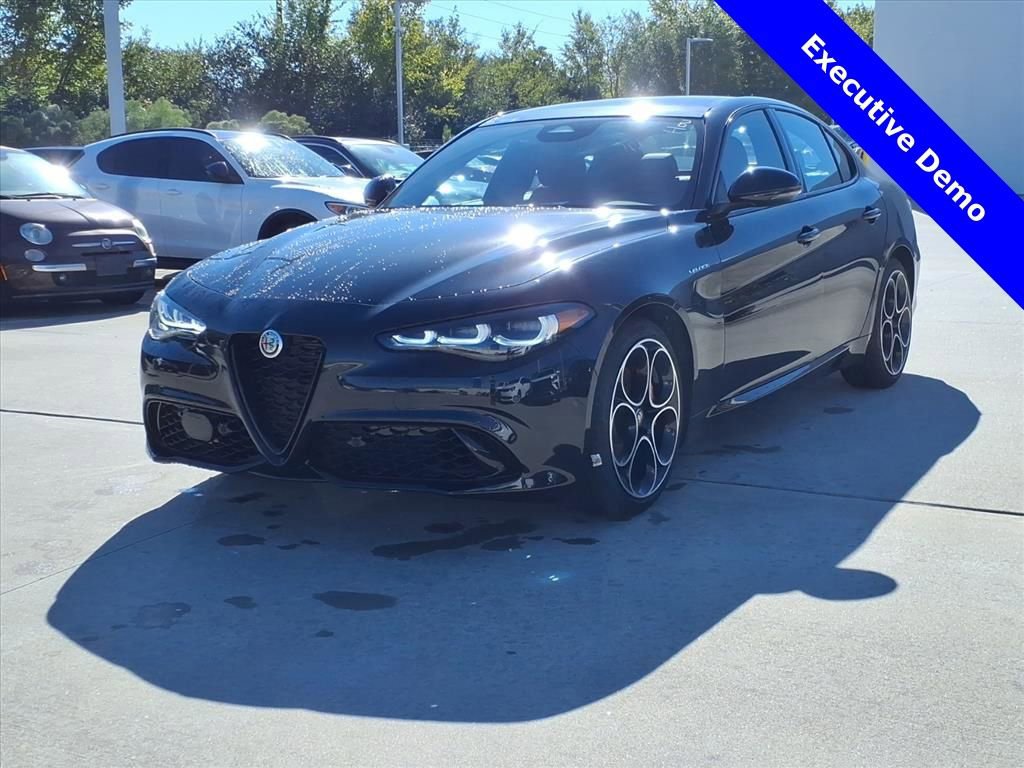 New 2025 Alfa Romeo Giulia w/ Veloce Package Rwd image 2
