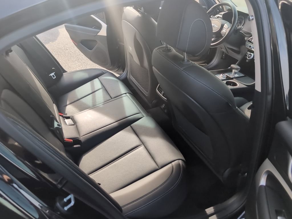 Used 2023 Genesis G70 2.0T image 14